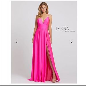 NWT MAC DUGGAL PLUNGING NECK A-LINE GOWN